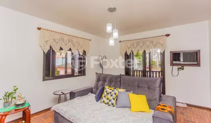 Casa com 3 quartos à venda na Rua Samaritana, 61, Jardim Itu Sabará, Porto Alegre, 271 m2 por R$ 990.000