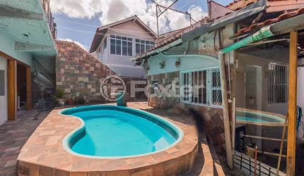 Casa com 3 quartos à venda na Rua Manoel Bandeira, 345, Jardim Itu Sabará, Porto Alegre, 283 m2 por R$ 750.000