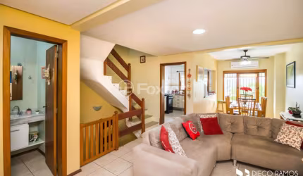 Casa com 3 quartos à venda na Rua dos Caiaguais, 120, Espírito Santo, Porto Alegre, 206 m2 por R$ 586.000