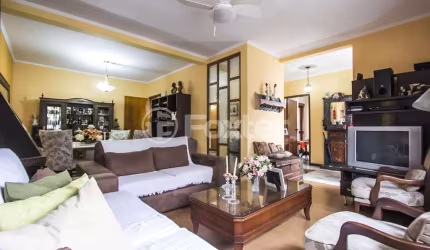 Casa com 3 quartos à venda na Avenida Brasília, 292, Vila Ipiranga, Porto Alegre, 315 m2 por R$ 900.000