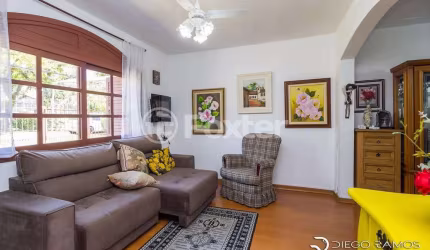 Casa em condomínio fechado com 4 quartos à venda na Rua Doutor Campos Velho, 1245, Cristal, Porto Alegre, 300 m2 por R$ 750.000