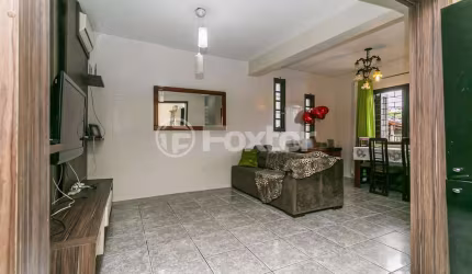 Casa com 3 quartos à venda na Rua Gaspar de Lemos, 251, Jardim Itu Sabará, Porto Alegre, 140 m2 por R$ 439.000