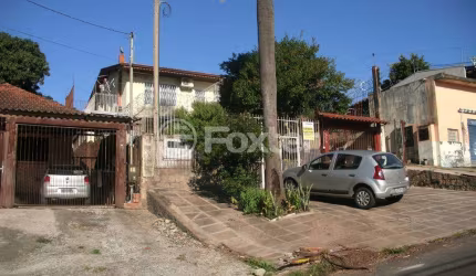 Casa com 3 quartos à venda na Avenida Paulo Pontes, 628, Cavalhada, Porto Alegre, 310 m2 por R$ 490.000
