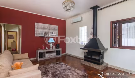 Casa com 6 quartos à venda na Rua Júlio Lopes dos Santos Sobrinho, 104, Santa Tereza, Porto Alegre, 145 m2 por R$ 735.000