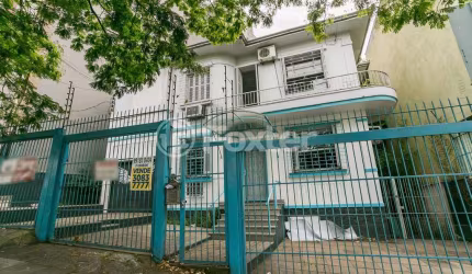 Casa com 3 quartos à venda na Rua Faria Santos, 27, Petrópolis, Porto Alegre, 250 m2 por R$ 1.092.500