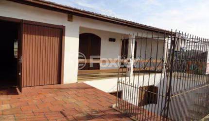 Casa comercial com 3 salas à venda na Avenida Baltazar de Oliveira Garcia, 2325, Rubem Berta, Porto Alegre, 250 m2 por R$ 560.500