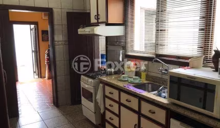 Casa com 5 quartos à venda na Rua Coronel Jaime da Costa Pereira, 318, Partenon, Porto Alegre, 270 m2 por R$ 730.000