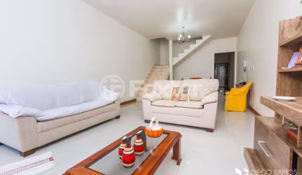 Casa com 3 quartos à venda na Travessa Alexandrino de Alencar, 59, Azenha, Porto Alegre, 140 m2 por R$ 899.000