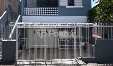 Casa com 4 quartos à venda na Avenida Carneiro da Fontoura, 307, Jardim São Pedro, Porto Alegre, 390 m2 por R$ 890.000