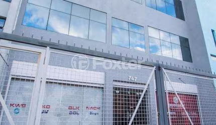 Prédio com 10 salas à venda na Avenida Pernambuco, 747, Navegantes, Porto Alegre, 690 m2 por R$ 3.200.000