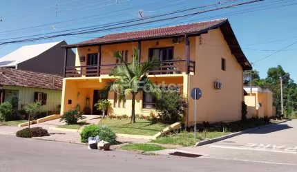 Casa com 4 quartos à venda na Rua Rio Branco, 1060, Centro, Nova Petrópolis, 221 m2 por R$ 1.400.000
