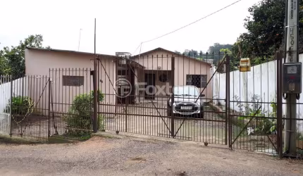 Casa com 3 quartos à venda na Estrada das Furnas, 65, Vila Nova, Porto Alegre, 380 m2 por R$ 300.000