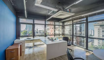 Sala comercial com 4 salas à venda na Avenida Carlos Gomes, 1000, Três Figueiras, Porto Alegre, 121 m2 por R$ 640.000