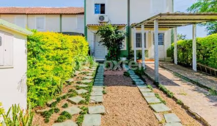 Casa com 2 quartos à venda na Avenida Juca Batista, 3527, Hípica, Porto Alegre, 127 m2 por R$ 304.000