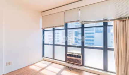 Sala comercial com 1 sala à venda na Praça Dom Feliciano, 78, Centro Histórico, Porto Alegre, 35 m2 por R$ 155.000