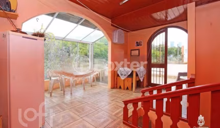 Casa com 3 quartos à venda na Rua Tenente-Coronel Fabrício Pilar, 817, Mont Serrat, Porto Alegre, 164 m2 por R$ 980.000