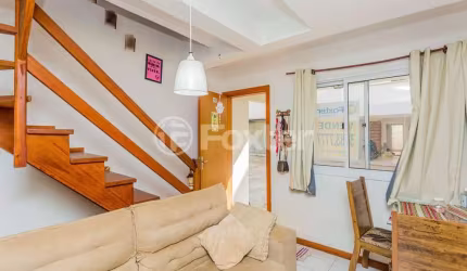 Casa em condomínio fechado com 2 quartos à venda na Rua Dorival Castilhos Machado, 126, Hípica, Porto Alegre, 72 m2 por R$ 233.000