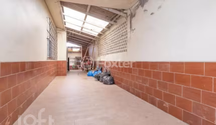 Casa com 2 quartos à venda na Rua Cândido Portinari, 151, São Sebastião, Porto Alegre, 180 m2 por R$ 600.000