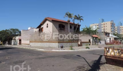 Casa com 5 quartos à venda na Rua Doutor Murtinho, 1127, Bom Jesus, Porto Alegre, 375 m2 por R$ 790.000