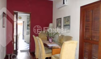 Casa com 3 quartos à venda na Rua Fátima, 313, Partenon, Porto Alegre, 200 m2 por R$ 750.000