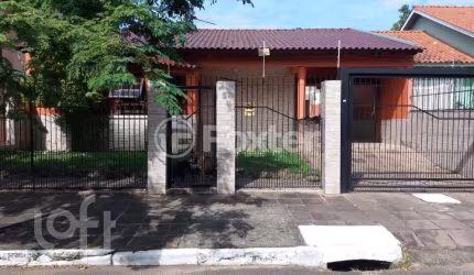Casa com 3 quartos à venda na Rua Dinarte de Albuquerque, 35, Parque Santa Fé, Porto Alegre, 178 m2 por R$ 570.000