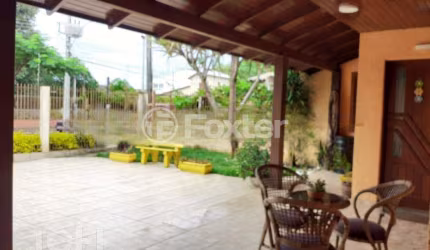 Casa com 3 quartos à venda na Avenida Presidente Vargas, 1849, Arquipélago, Porto Alegre, 327 m2 por R$ 720.000