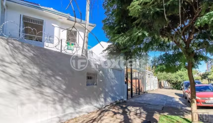 Casa com 2 quartos à venda na Rua João Guimarães, 252, Santa Cecília, Porto Alegre, 213 m2 por R$ 850.000