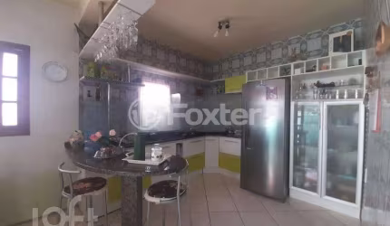 Casa com 6 quartos à venda na Avenida dos Prazeres, 232, Vila Jardim, Porto Alegre, 272 m2 por R$ 850.000
