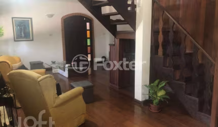 Casa com 3 quartos à venda na Rua Esther Esqueff da Silva, 55, Rubem Berta, Porto Alegre, 326 m2 por R$ 450.000