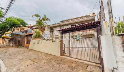 Casa comercial com 2 salas à venda na Avenida Nonoai, 1686, Nonoai, Porto Alegre, 358 m2 por R$ 800.000