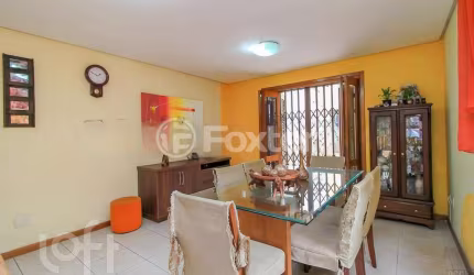 Casa com 3 quartos à venda na Rua Silva Só, 65, Santa Cecília, Porto Alegre, 249 m2 por R$ 800.000