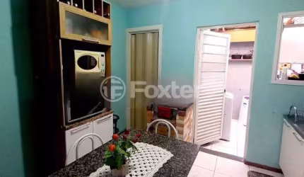 Casa com 2 quartos à venda na Rua Honeyde Bertussi, 1561, Nossa Senhora da Saúde, Caxias do Sul, 72 m2 por R$ 185.000