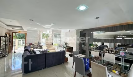 Casa com 3 quartos à venda na Rua Suécia, 221, Marechal Rondon, Canoas, 270 m2 por R$ 1.550.000