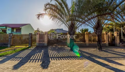 Casa com 3 quartos à venda na Avenida Inácio Antônio da Silva, 608, Belém Novo, Porto Alegre, 200 m2 por R$ 1.200.000