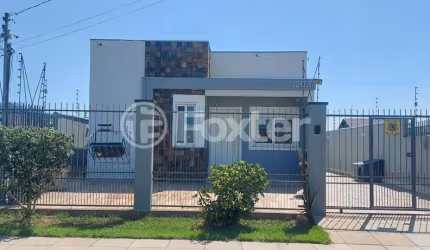 Casa com 2 quartos à venda na Rua Adolfo Manoel Sebastião, 1203, Passo Fundo, Guaíba, 87 m2 por R$ 479.000