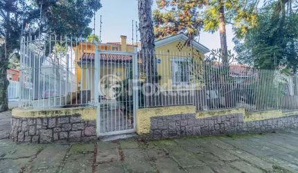 Casa com 4 quartos à venda na Rua Marquês de Abrantes, 10, Santo Antônio, Porto Alegre, 205 m2 por R$ 870.000