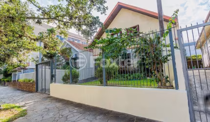 Casa com 3 quartos à venda na Rua Dom Diogo de Souza, 308, Cristo Redentor, Porto Alegre, 196 m2 por R$ 750.000