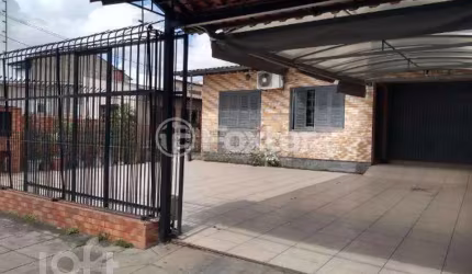 Casa com 4 quartos à venda na Avenida Vinte e Um de Abril, 1098, Sarandi, Porto Alegre, 160 m2 por R$ 430.000
