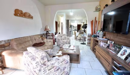 Casa com 3 quartos à venda na Rua Dolores Duran, 1056, Lomba do Pinheiro, Porto Alegre, 150 m2 por R$ 620.000