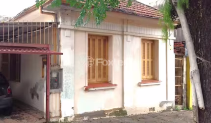 Casa com 2 quartos à venda na Avenida Porto Alegre, 39, Medianeira, Porto Alegre, 110 m2 por R$ 646.000