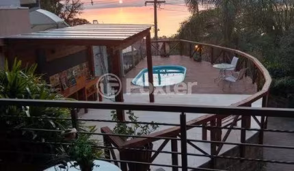 Casa com 3 quartos à venda na Rua Charruas, 267, Espírito Santo, Porto Alegre, 304 m2 por R$ 1.267.000