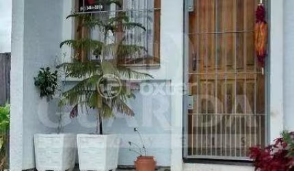 Casa com 3 quartos à venda na Rua Geraldo Tollens Linck, 613, Hípica, Porto Alegre, 108 m2 por R$ 245.000