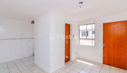 Apartamento com 2 quartos à venda na Rua José Barcellos Garcia, 220, Rubem Berta, Porto Alegre, 37 m2 por R$ 110.000