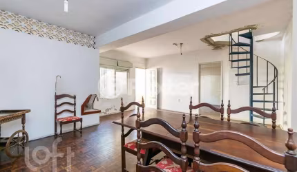 Casa com 3 quartos à venda na Avenida Lageado, 595, Petrópolis, Porto Alegre, 171 m2 por R$ 700.000