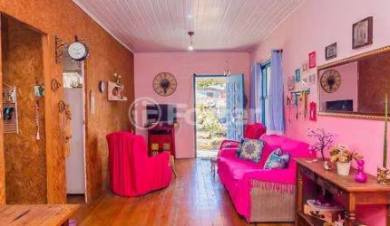 Casa com 5 quartos à venda na Rua Caldre e Fião, 218, Santo Antônio, Porto Alegre, 96 m2 por R$ 332.500