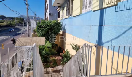 Apartamento com 3 quartos à venda na Avenida Coronel Gastão Haslocher Mazeron, 45, Medianeira, Porto Alegre, 87 m2 por R$ 230.000