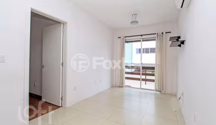 Apartamento com 3 quartos à venda na Rua Geraldo Souza Moreira, 425, Passo da Areia, Porto Alegre, 78 m2 por R$ 560.000