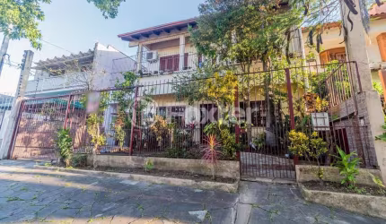 Casa com 4 quartos à venda na Rua Doutor Marino Abrahão, 70, Passo das Pedras, Porto Alegre, 215 m2 por R$ 740.000