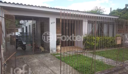 Casa com 3 quartos à venda na Rua Cirino Prunes, 620, Espírito Santo, Porto Alegre, 154 m2 por R$ 490.000