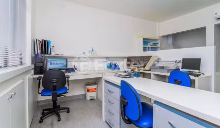 Sala comercial com 1 sala à venda na Rua Garibaldi, 659, Floresta, Porto Alegre, 66 m2 por R$ 70.000